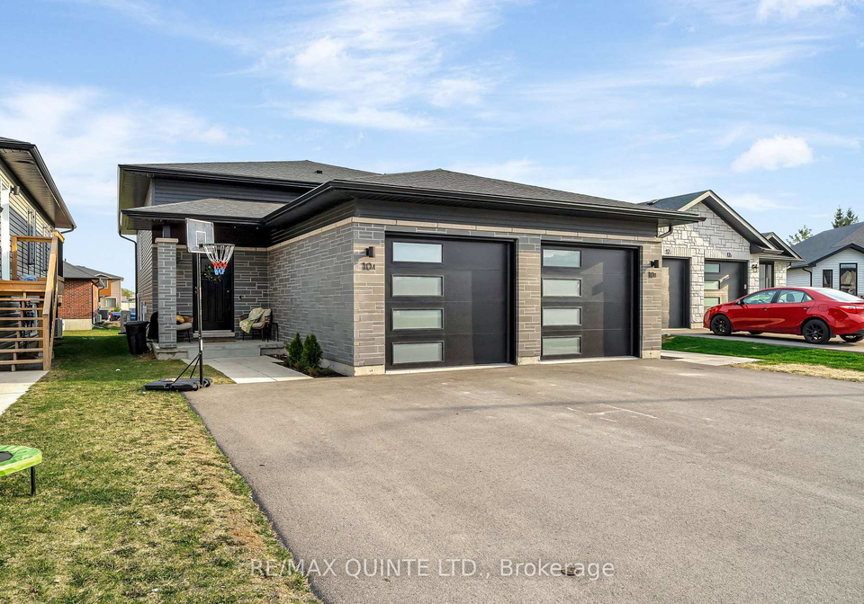 10-lehtinen-crescent-belleville-ontario-x12112288