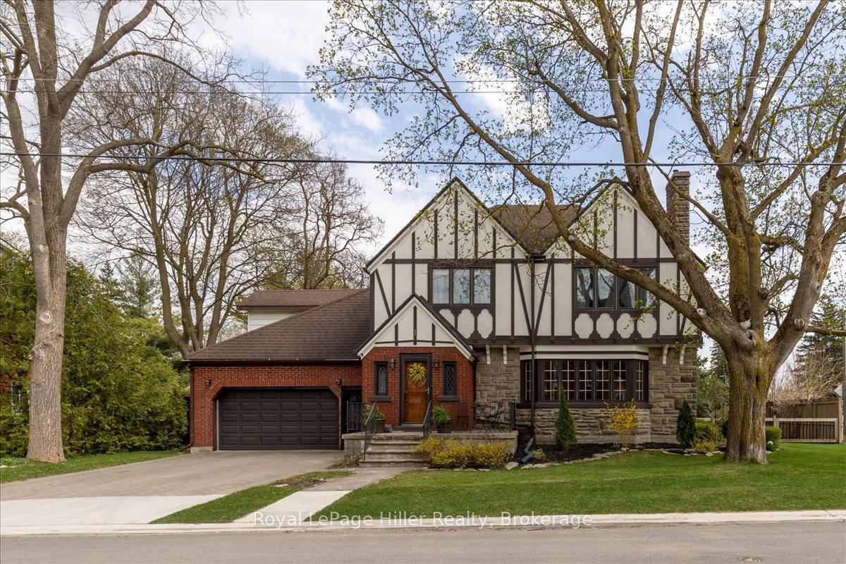 1-pacific-avenue-perth-east-ontario-x12112455