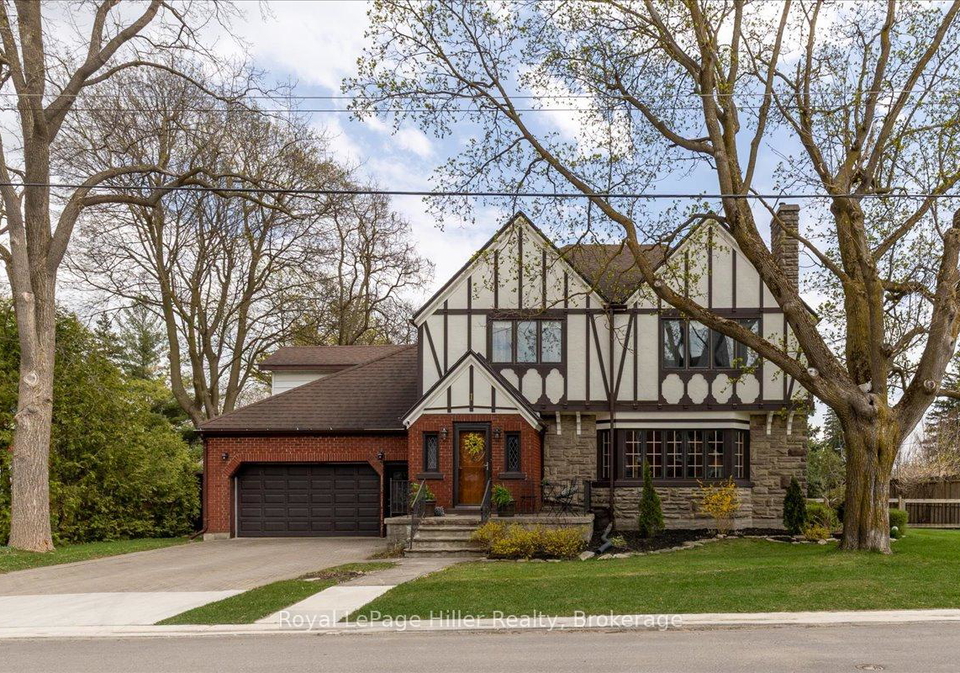 1-pacific-avenue-perth-east-ontario-x12112455