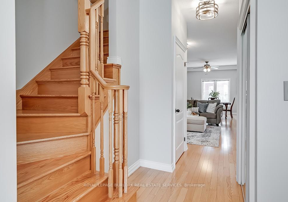 31-tidemore-heights-hamilton-ontario-x12113050