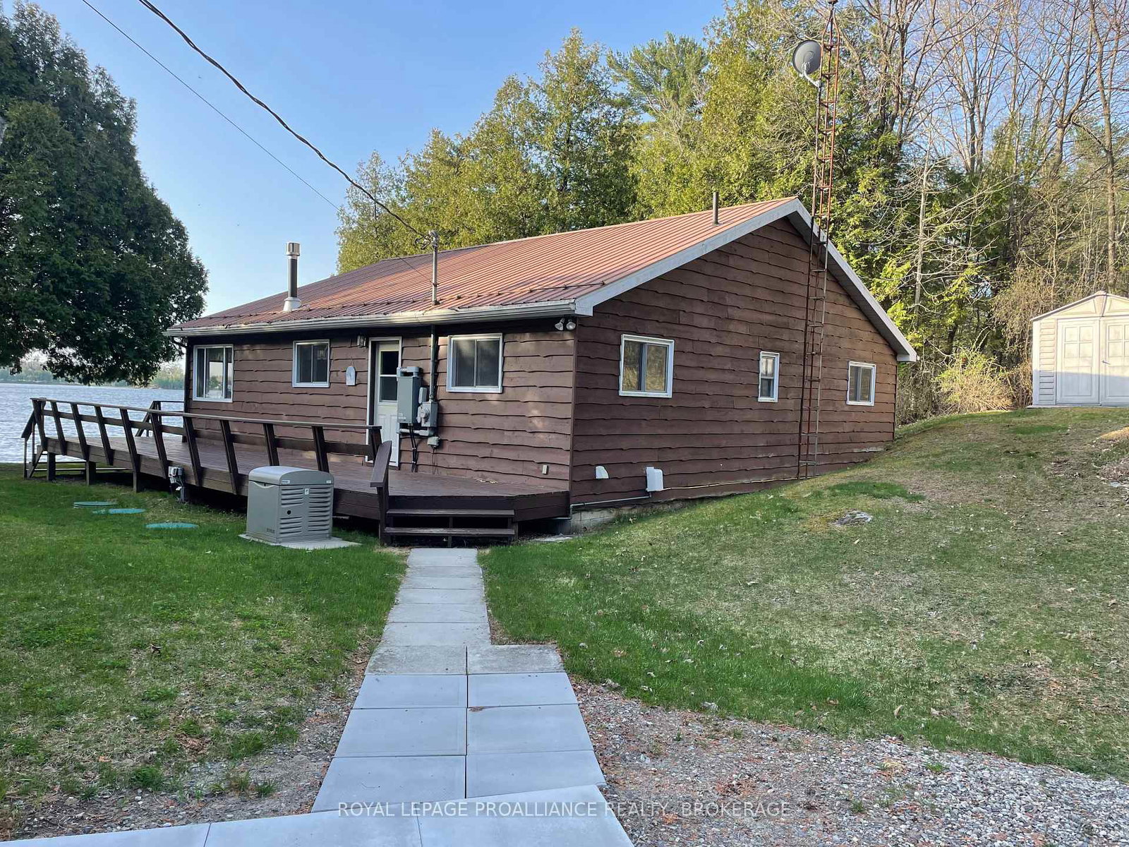 1316-lb13-road-rideau-lakes-ontario-x12115196