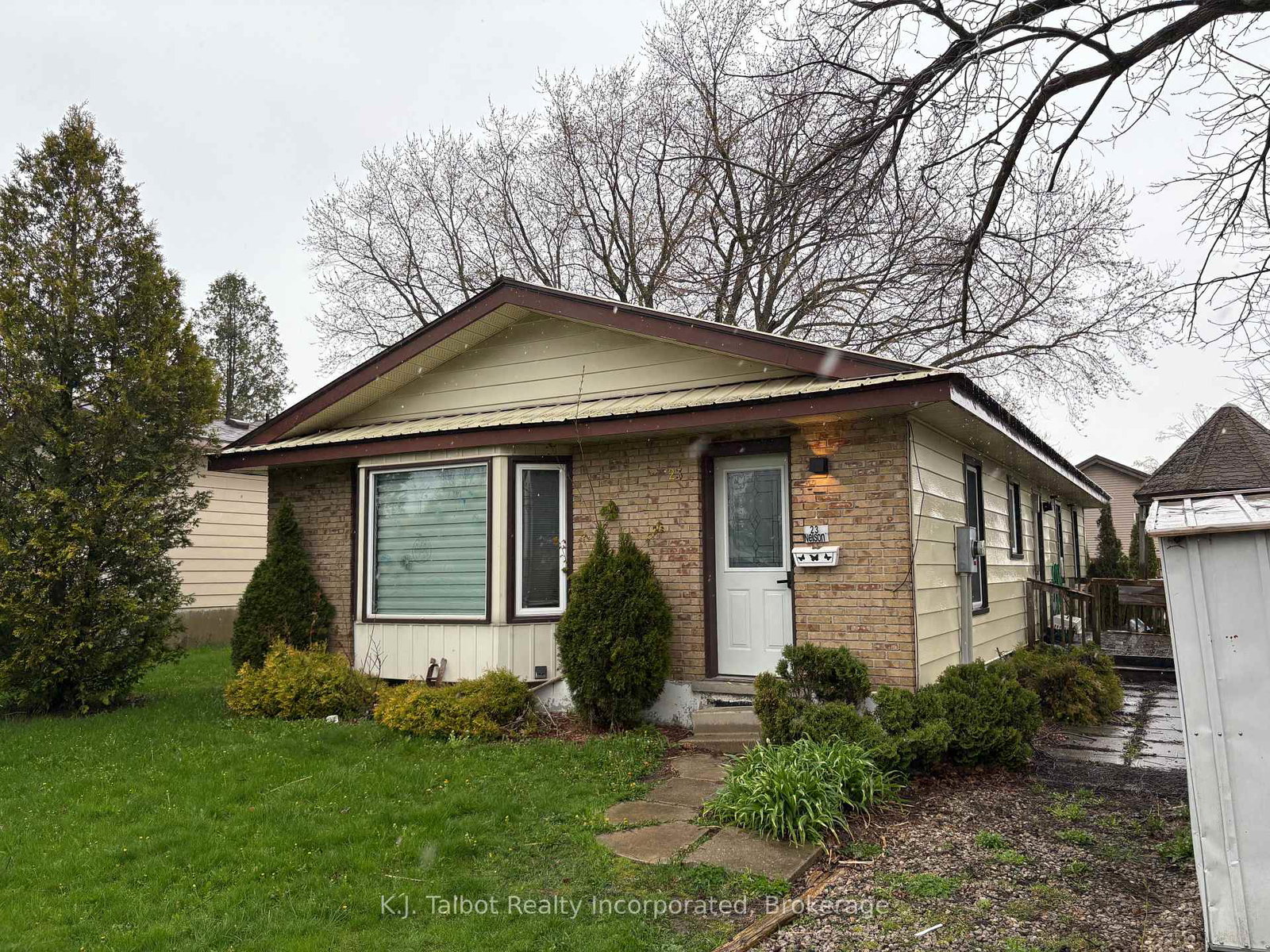 23-cobourg-street-west-perth-ontario-x12116541