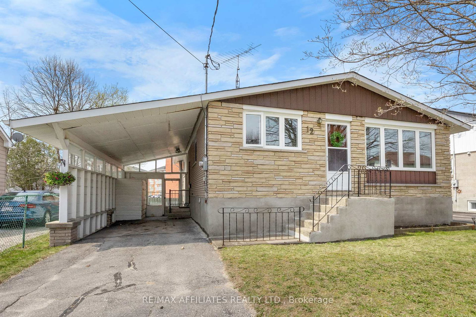 12-sinclair-street-perth-ontario-x12116628