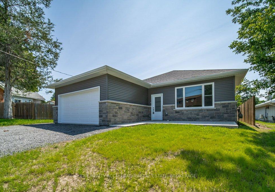 16-palace-road-greater-napanee-ontario-x12116678