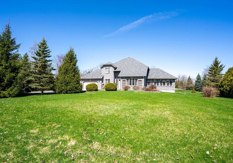19051-county-18-road-south-glengarry-ontario-x12116782