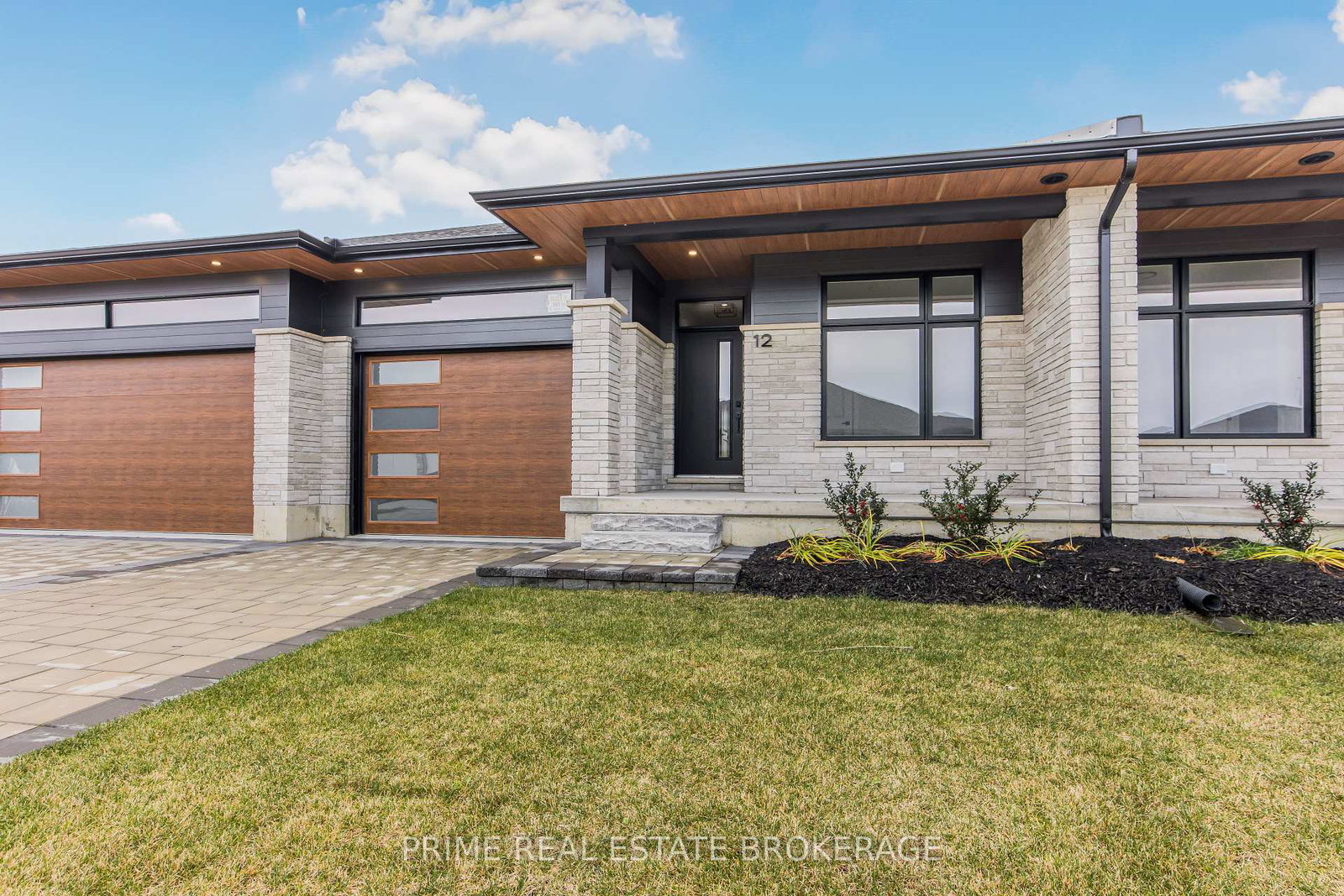 12-coastal-crescent-lambton-shores-ontario-x12117024