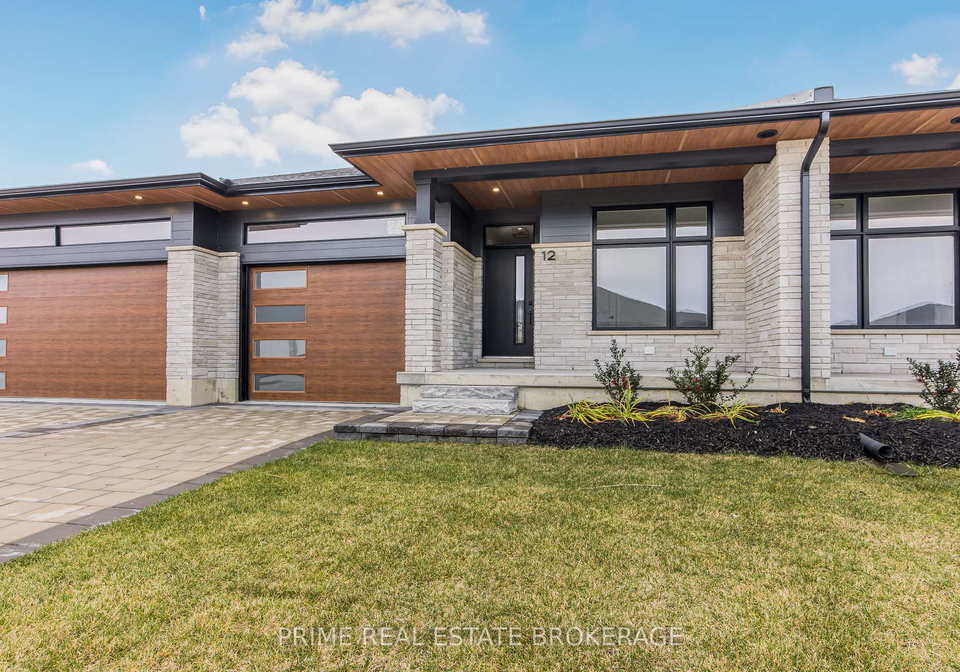 12-coastal-crescent-lambton-shores-ontario-x12117024