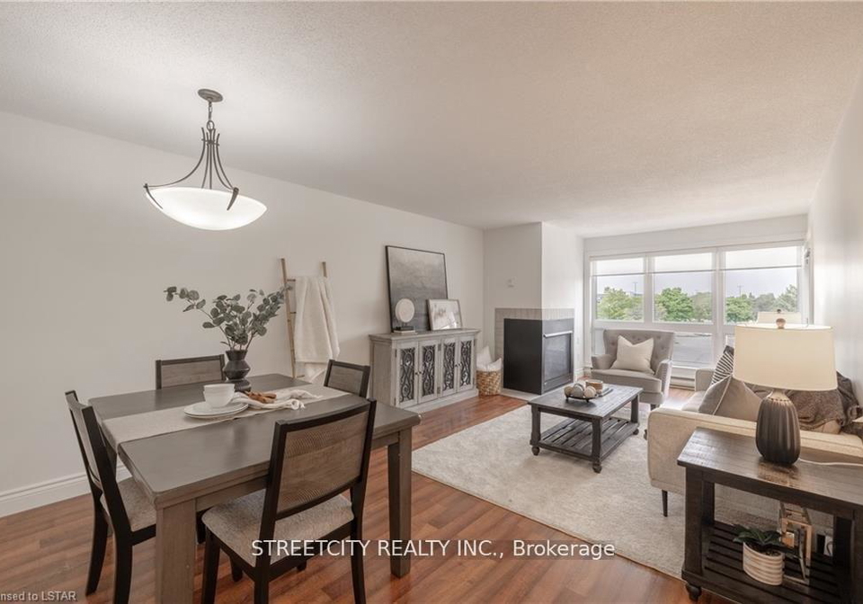 15-jacksway-crescent-london-north-ontario-x12117359