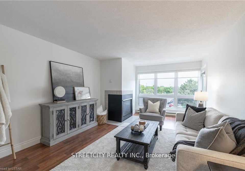 15-jacksway-crescent-london-north-ontario-x12117359