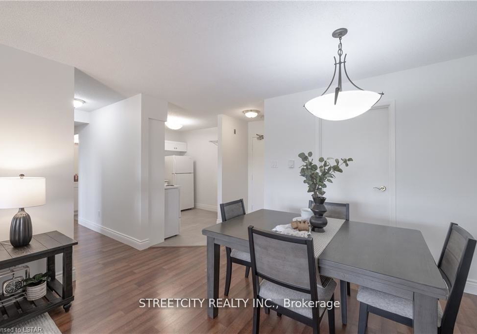 15-jacksway-crescent-london-north-ontario-x12117359