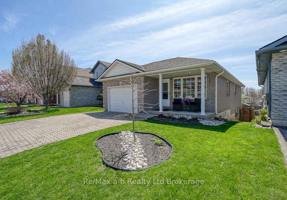 25-rossiter-road-ingersoll-ontario-x12117573
