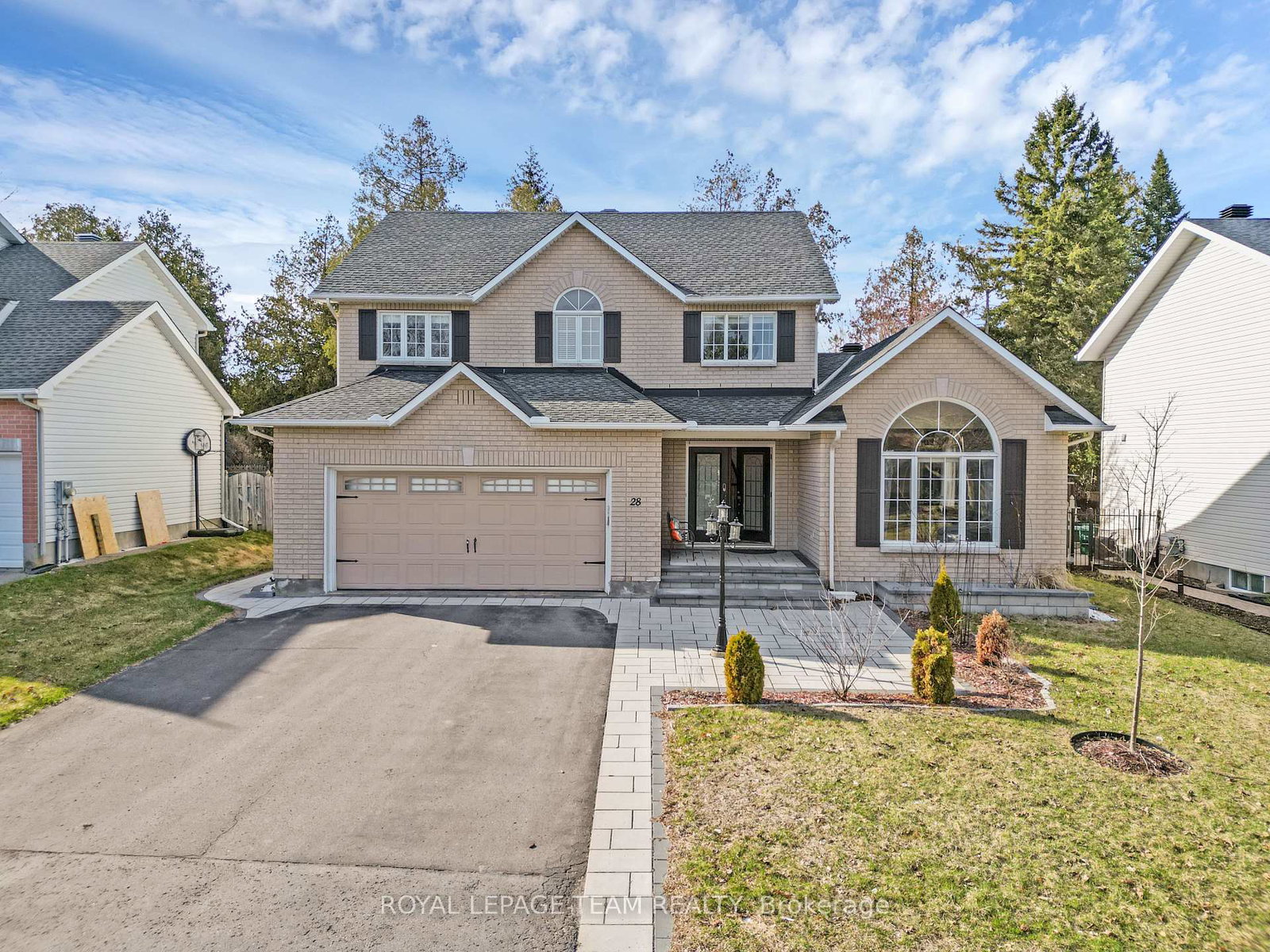 28-renshaw-avenue-ottawa-ontario-x12118108