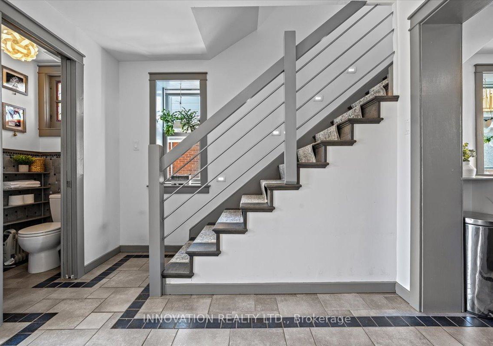 202-ivy-crescent-ottawa-ontario-x12118209