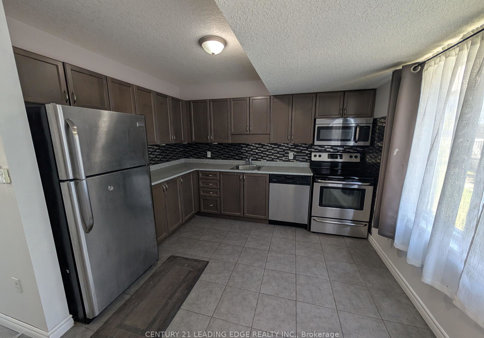 55-mooregate-crescent-kitchener-ontario-x12118948