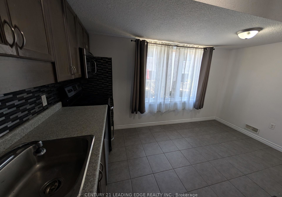 55-mooregate-crescent-kitchener-ontario-x12118948