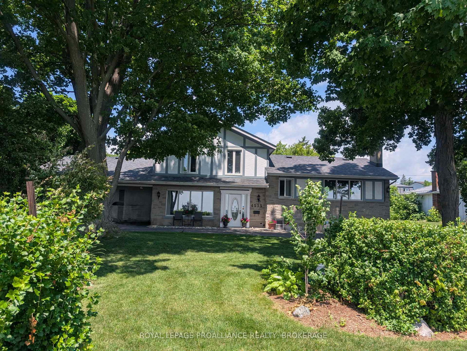 4535-bath-road-loyalist-ontario-x12119375