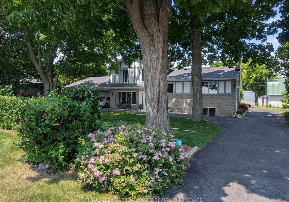4535-bath-road-loyalist-ontario-x12119375