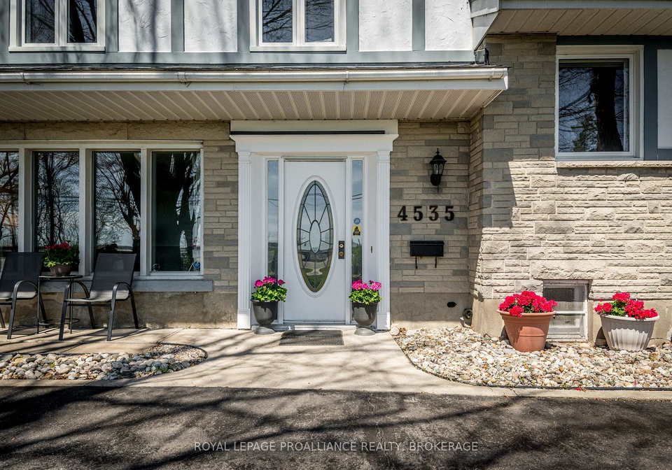 4535-bath-road-loyalist-ontario-x12119375