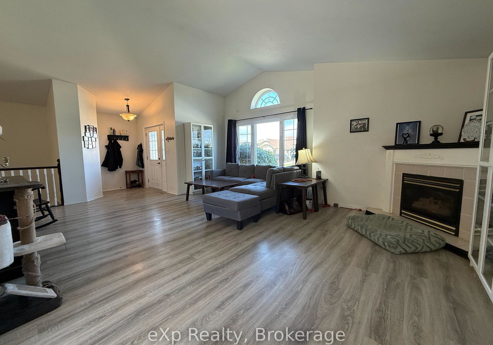 730-scott-street-w-north-perth-ontario-x12120420