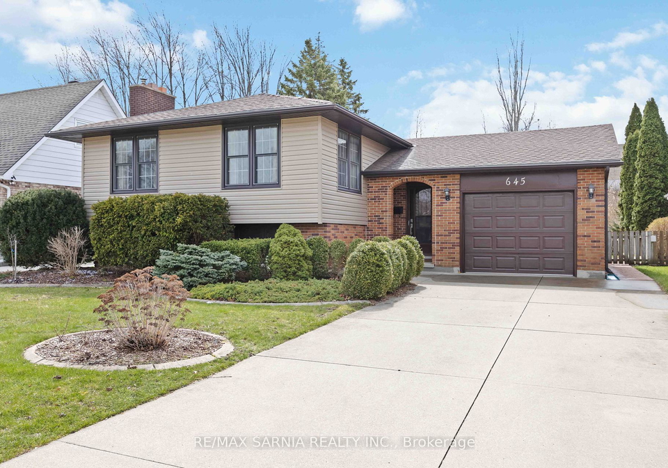 645-winchester-crescent-sarnia-ontario-x12121042
