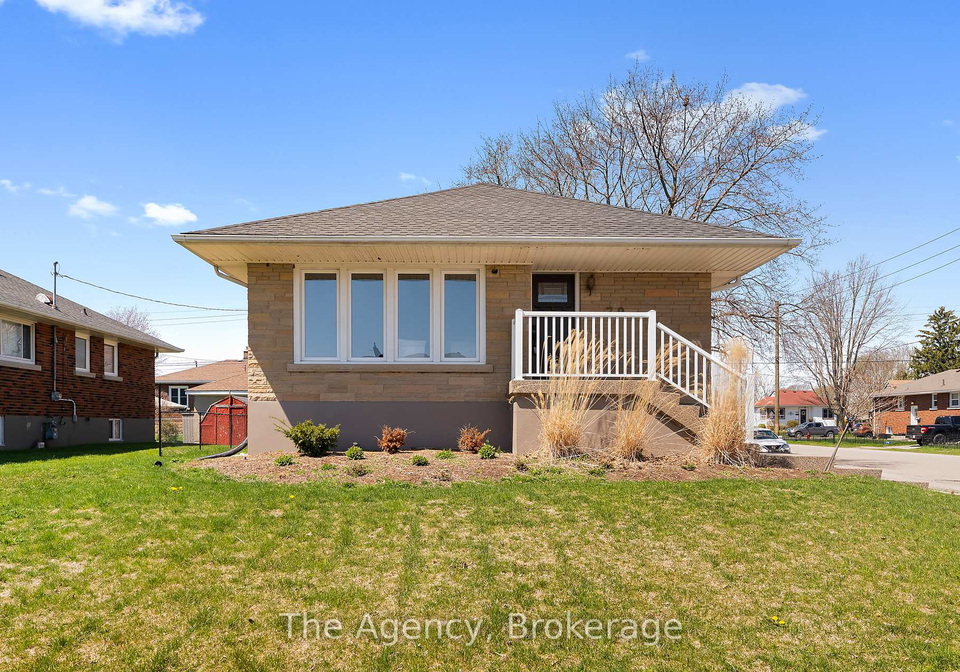 70-south-crescent-port-colborne-ontario-x12121320