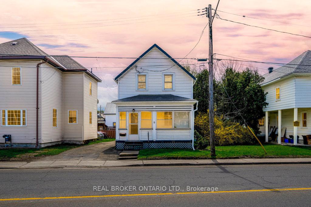 9-lombard-street-smith-falls-ontario-x12121924