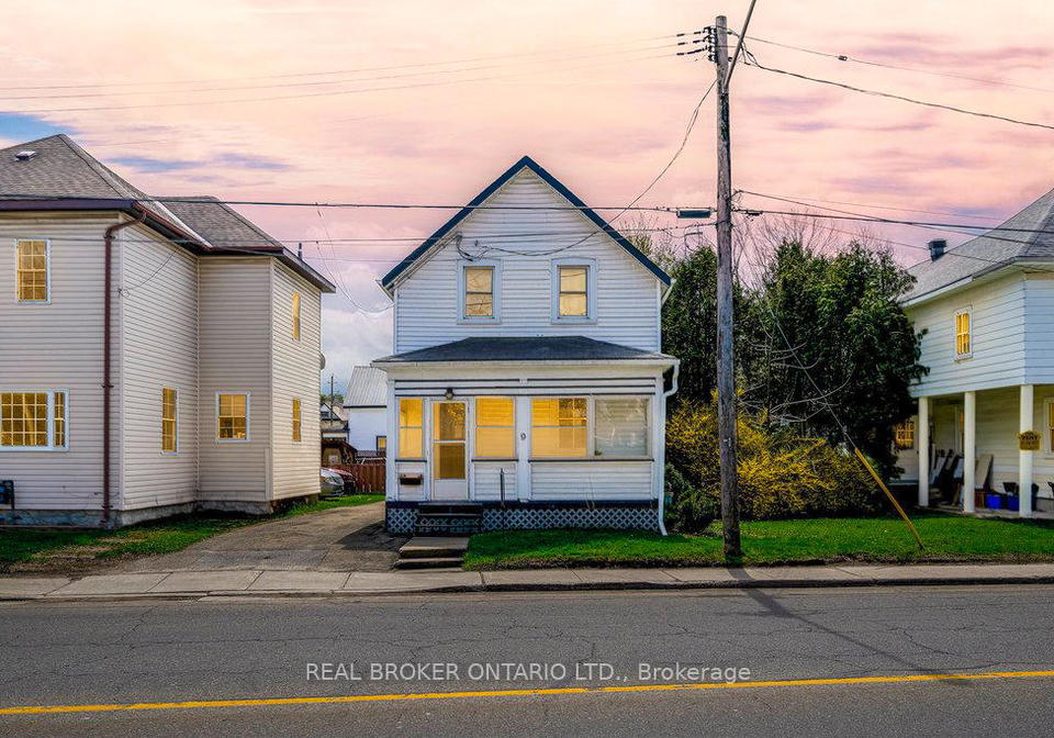 9-lombard-street-smith-falls-ontario-x12121924