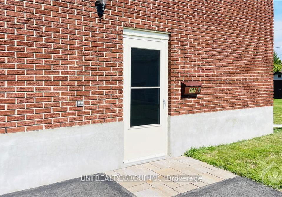 127b-centenaire-street-russell-ontario-x12121974