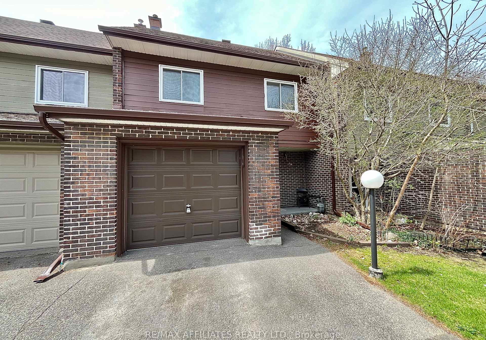 77b-glen-park-drive-ottawa-ontario-x12122408