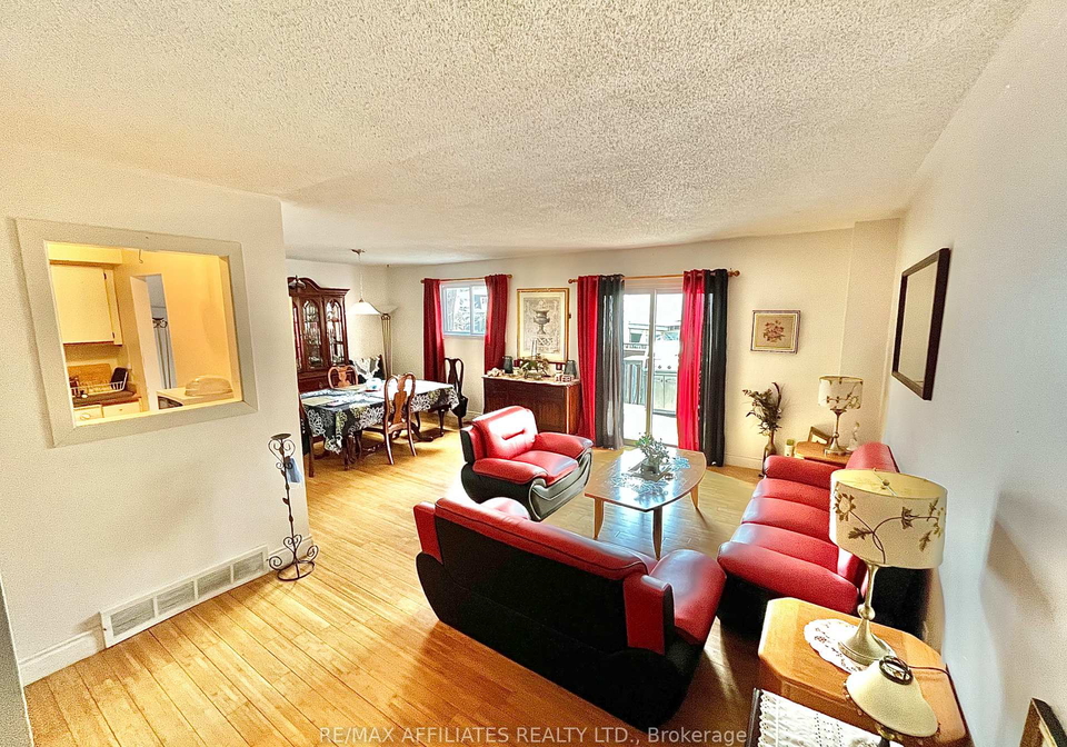 77b-glen-park-drive-ottawa-ontario-x12122408