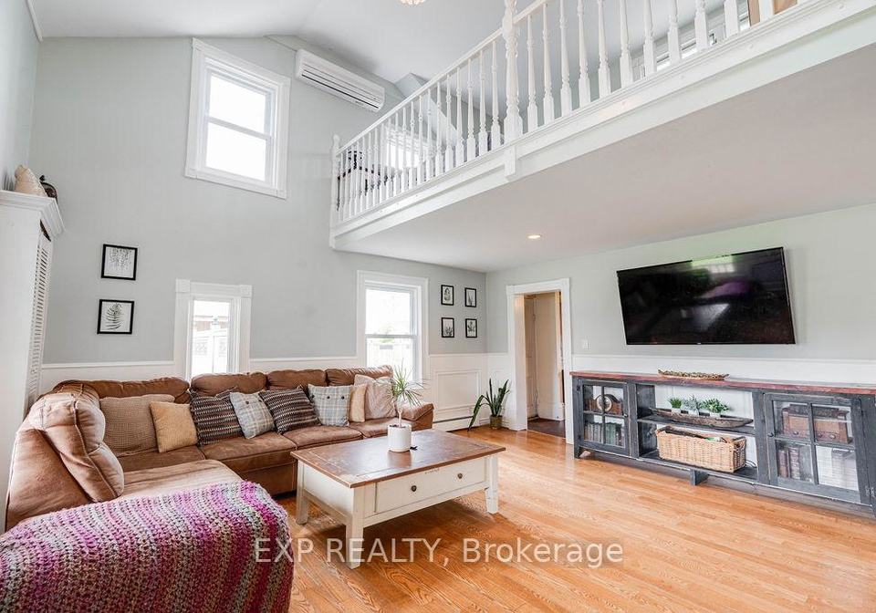 140-william-street-north-middlesex-ontario-x12122453