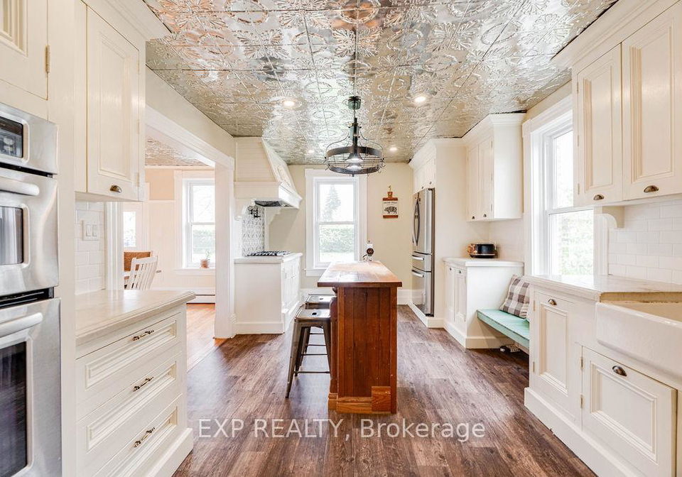 140-william-street-north-middlesex-ontario-x12122453