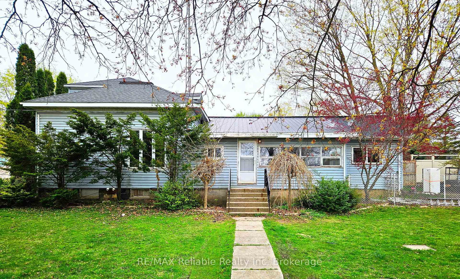 59-rattenbury-street-w-central-huron-ontario-x12123634