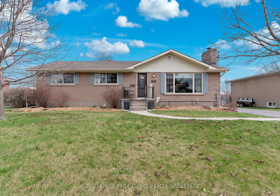 31-sherwood-avenue-loyalist-ontario-x12124340