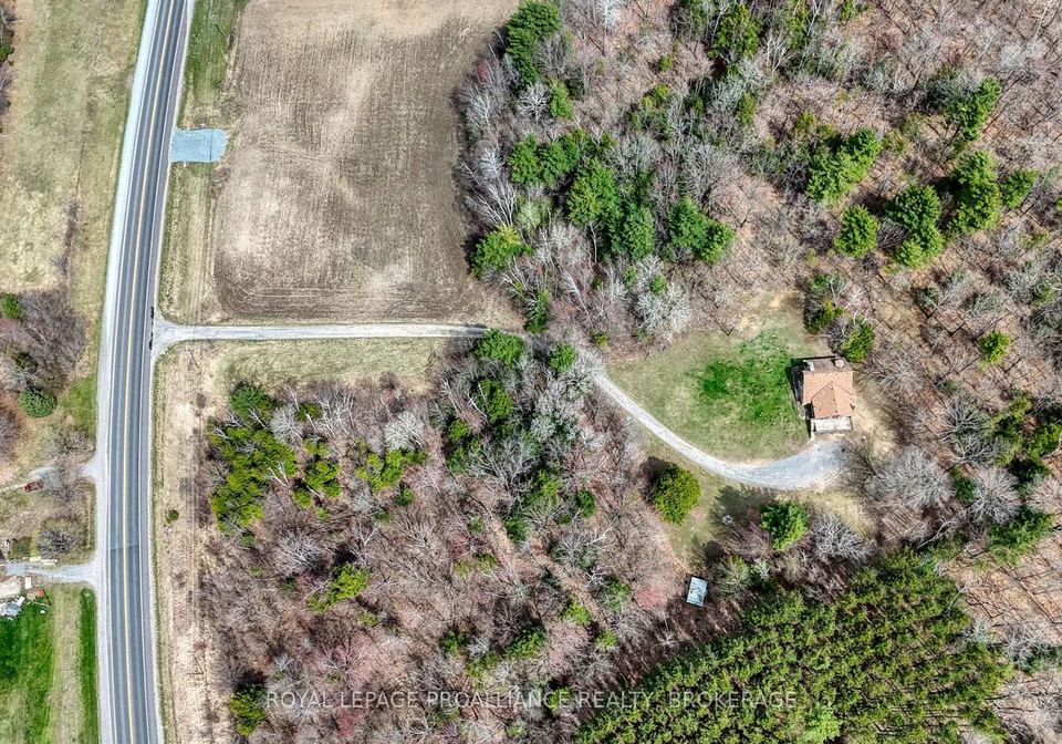 7558-38-highway-frontenac-ontario-x12126389