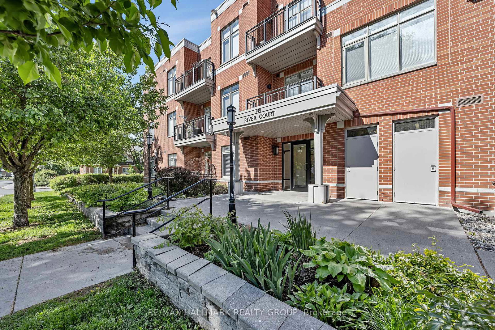 950-marguerite-avenue-ottawa-ontario-x12126524