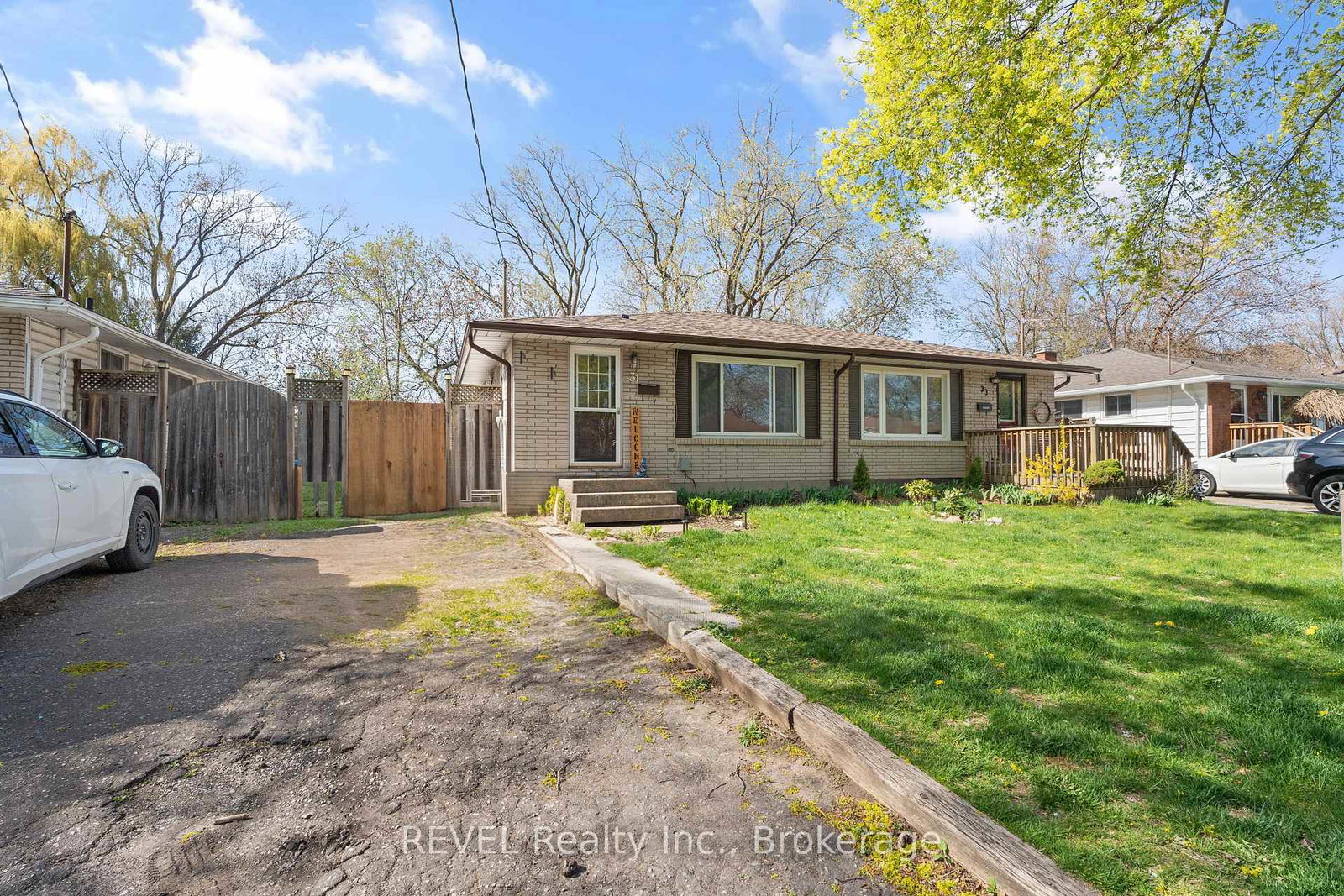 31-louis-avenue-st-catharines-ontario-x12127110