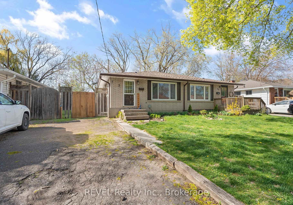 31-louis-avenue-st-catharines-ontario-x12127110