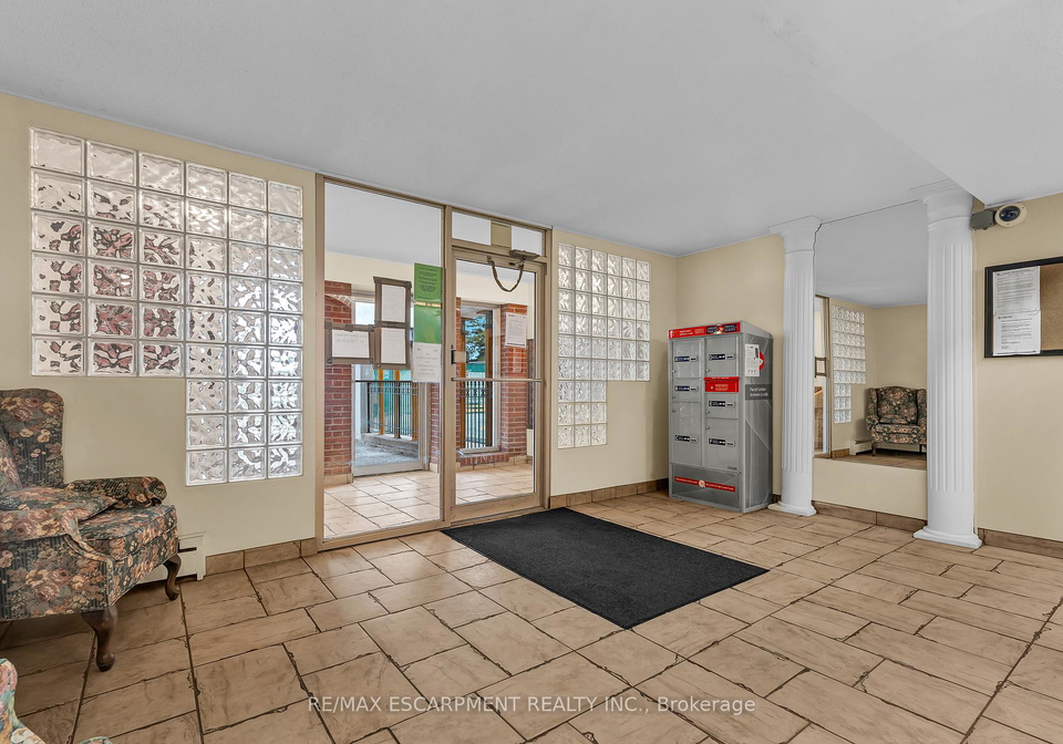 851-queenston-road-hamilton-ontario-x12127594