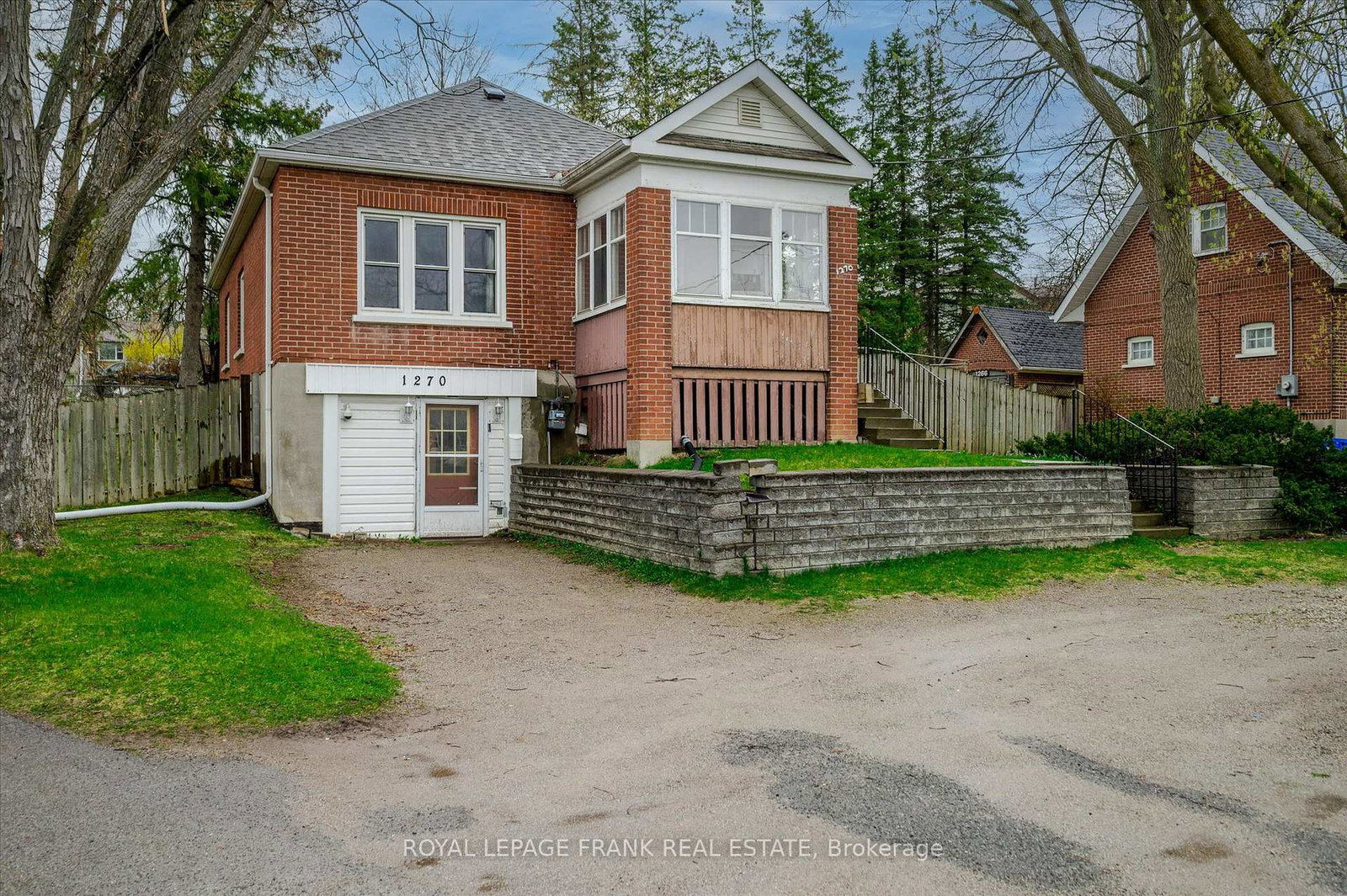 1270-clonsilla-avenue-peterborough-ontario-x12128400