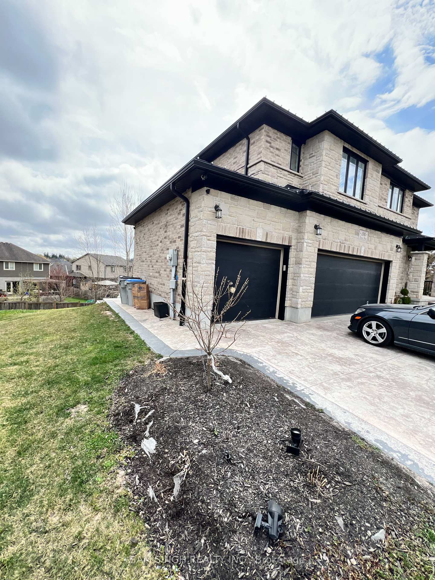 194-queen-street-middlesex-centre-ontario-x12128607