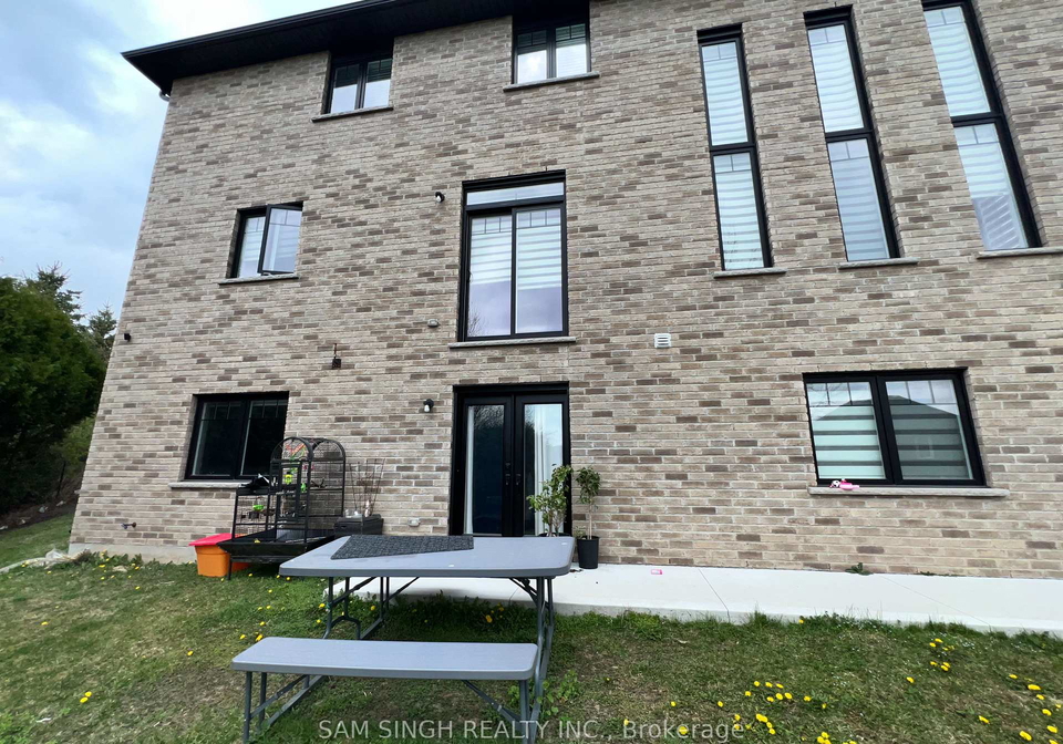 194-queen-street-middlesex-centre-ontario-x12128607