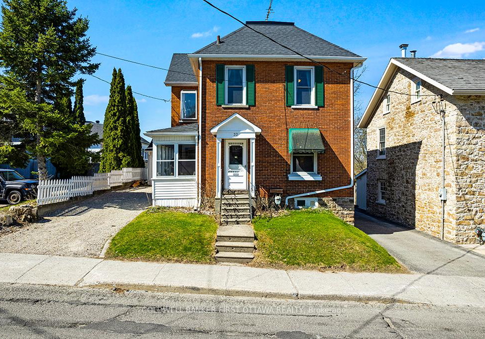 32-drummond-street-e-perth-ontario-x12128768