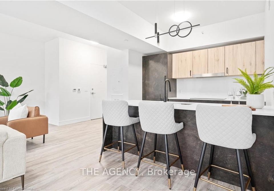 2-dundas-street-belleville-ontario-x12130561
