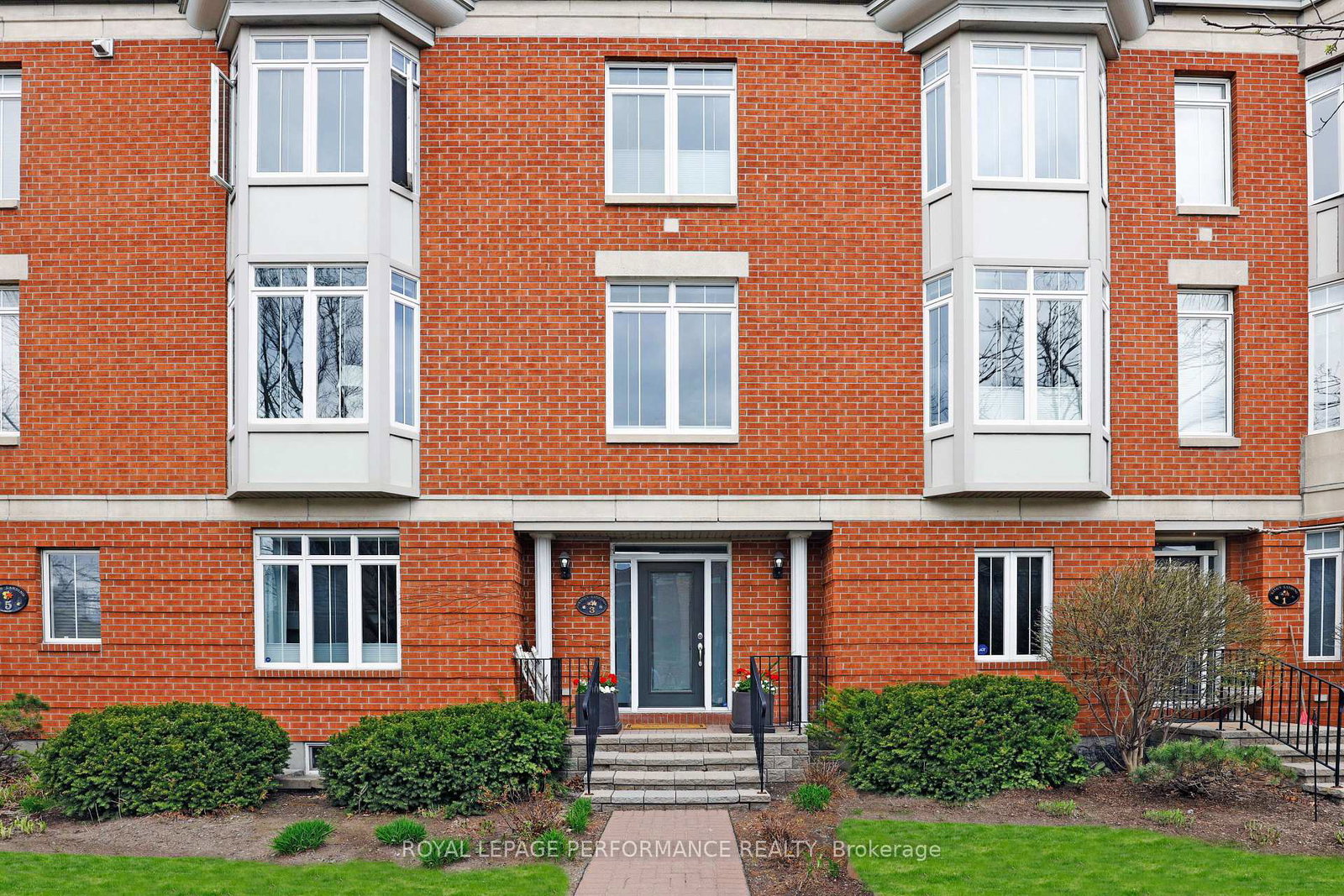 3-kings-landing-private-ottawa-ontario-x12130664