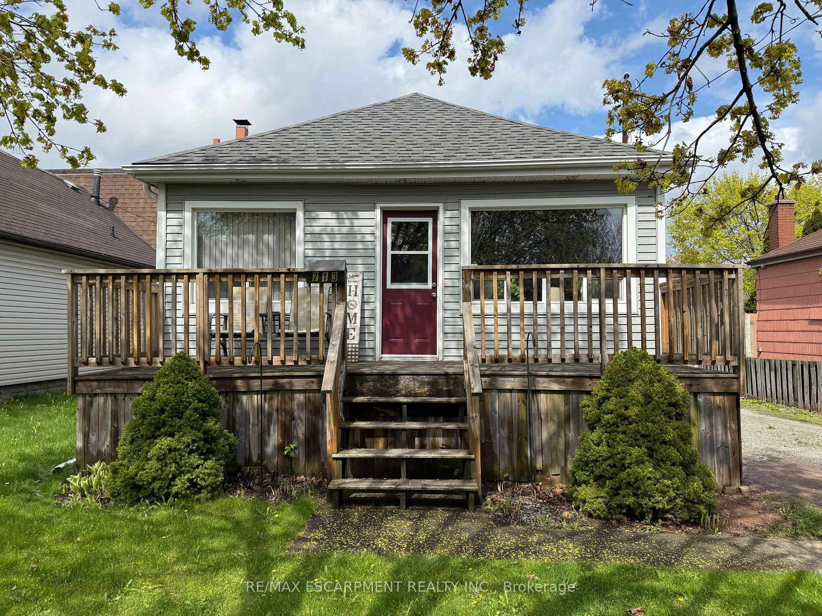 713-tate-avenue-hamilton-ontario-x12131017