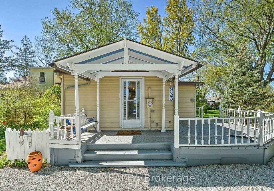 933-twin-gables-drive-road-essex-ontario-x12132416