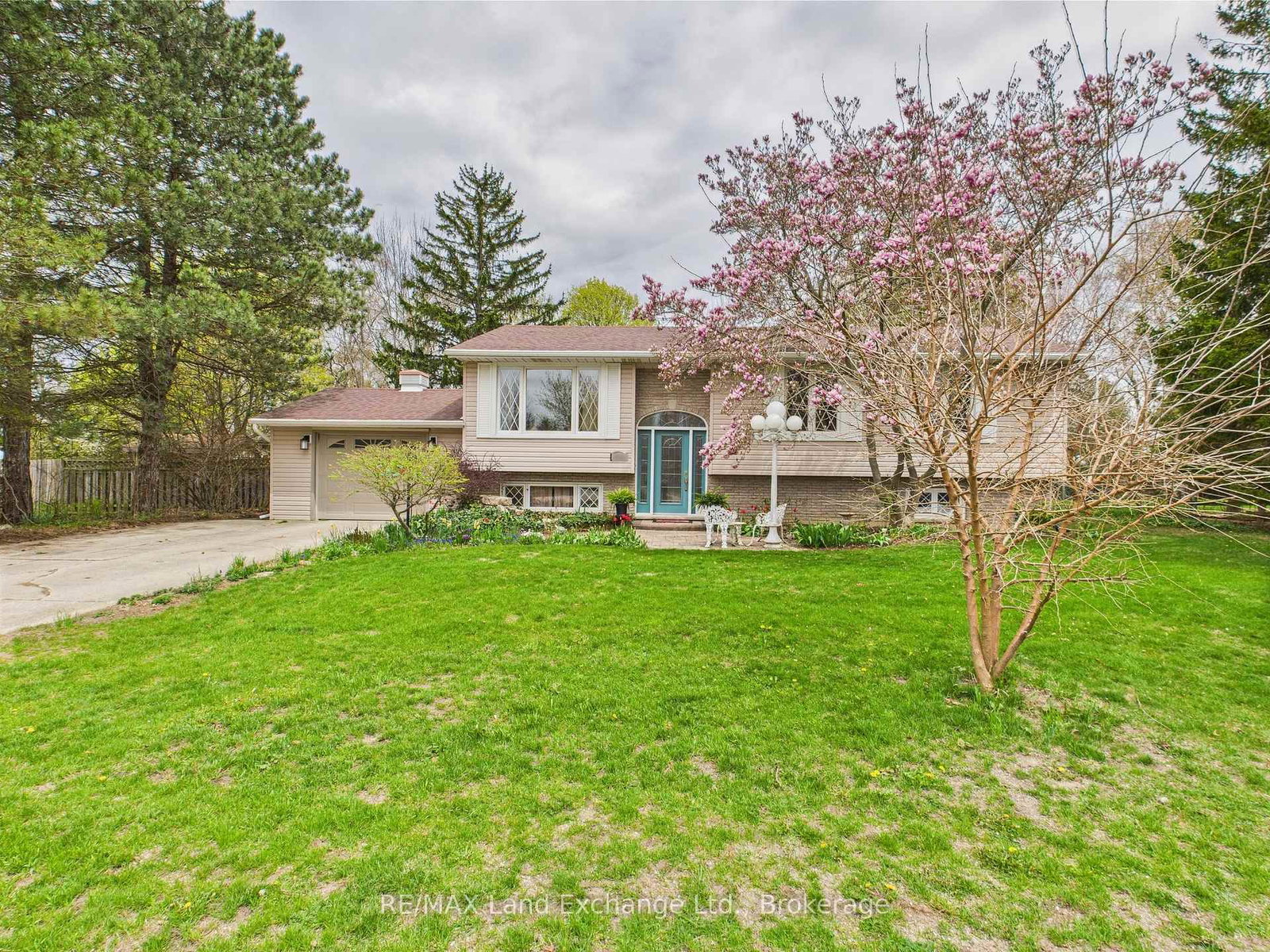 155-willis-crescent-huron-kinloss-ontario-x12132878