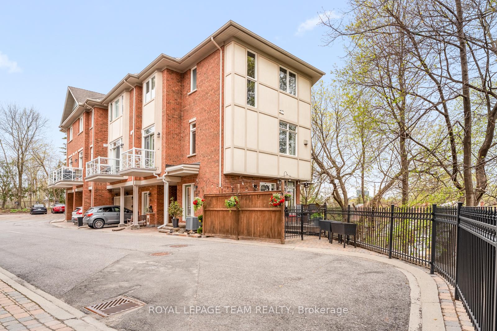 520-queen-elizabeth-drive-ottawa-ontario-x12132937