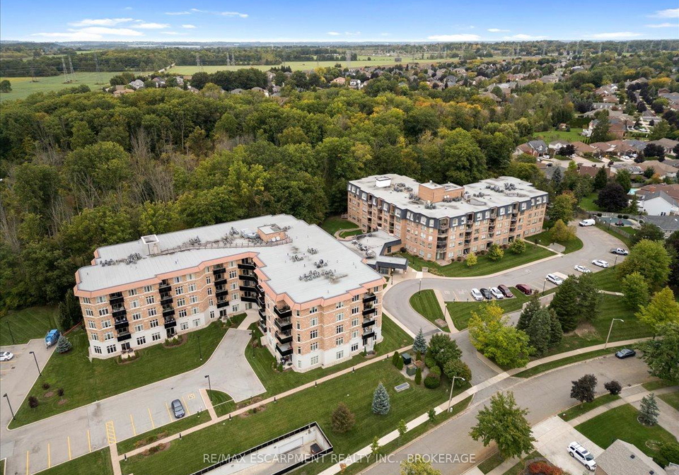 8111-forest-glen-drive-niagara-falls-ontario-x12133045